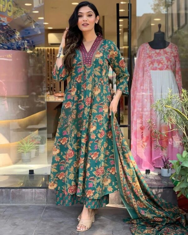 Green Floral Printed Cotton Blend Kurta, Pant & Dupatta Set